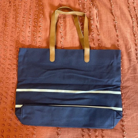 NWT Tote Bag Navy with Stripes White House Black Market with Dust Cover - Picture 3 of 5